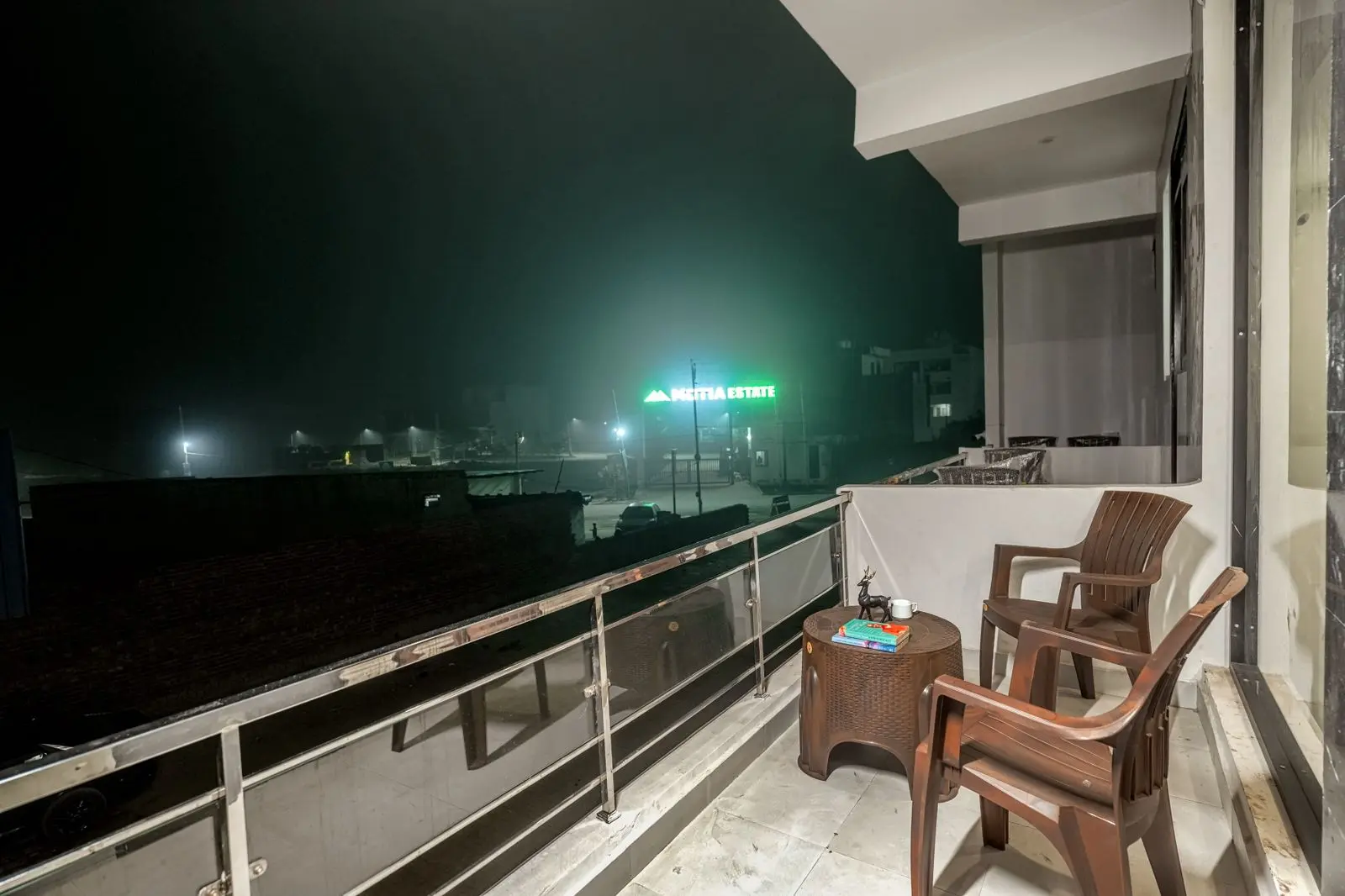 Deluxe Room - image 2